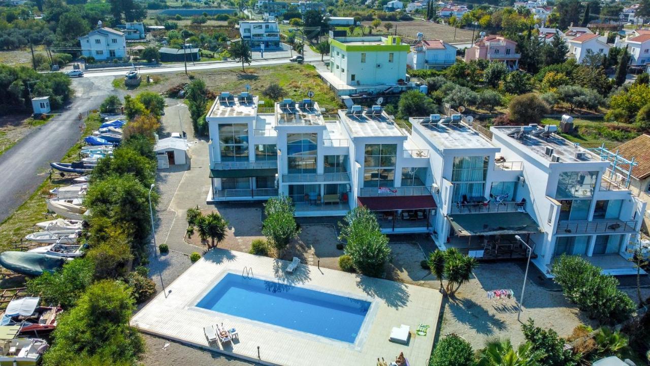 Spacious Three-bedroom With Sea View A3 דירה קיירניה